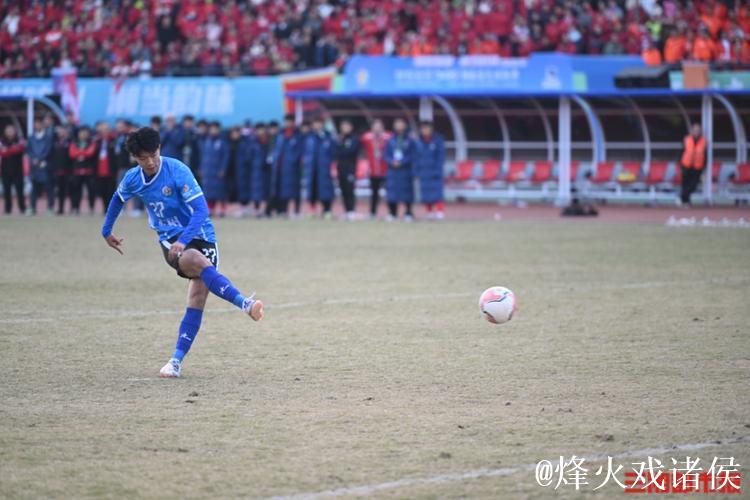 “绝妙倒钩”入围“央视十佳球”，永州队张涛回应：灵感闪现，童年踢球忆。