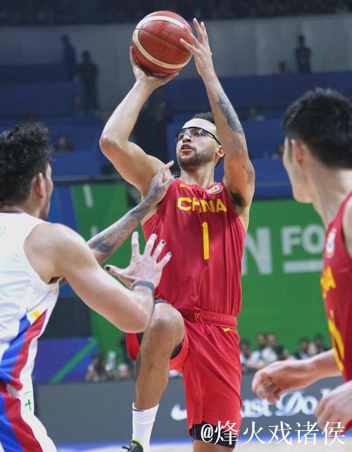 媒体人：中国男篮与李凯尔继续合作的几率很低